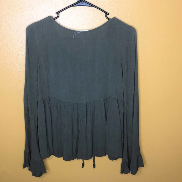 Socialite Green Bell Sleeve Boho Top, XS - Picture 2 of 8